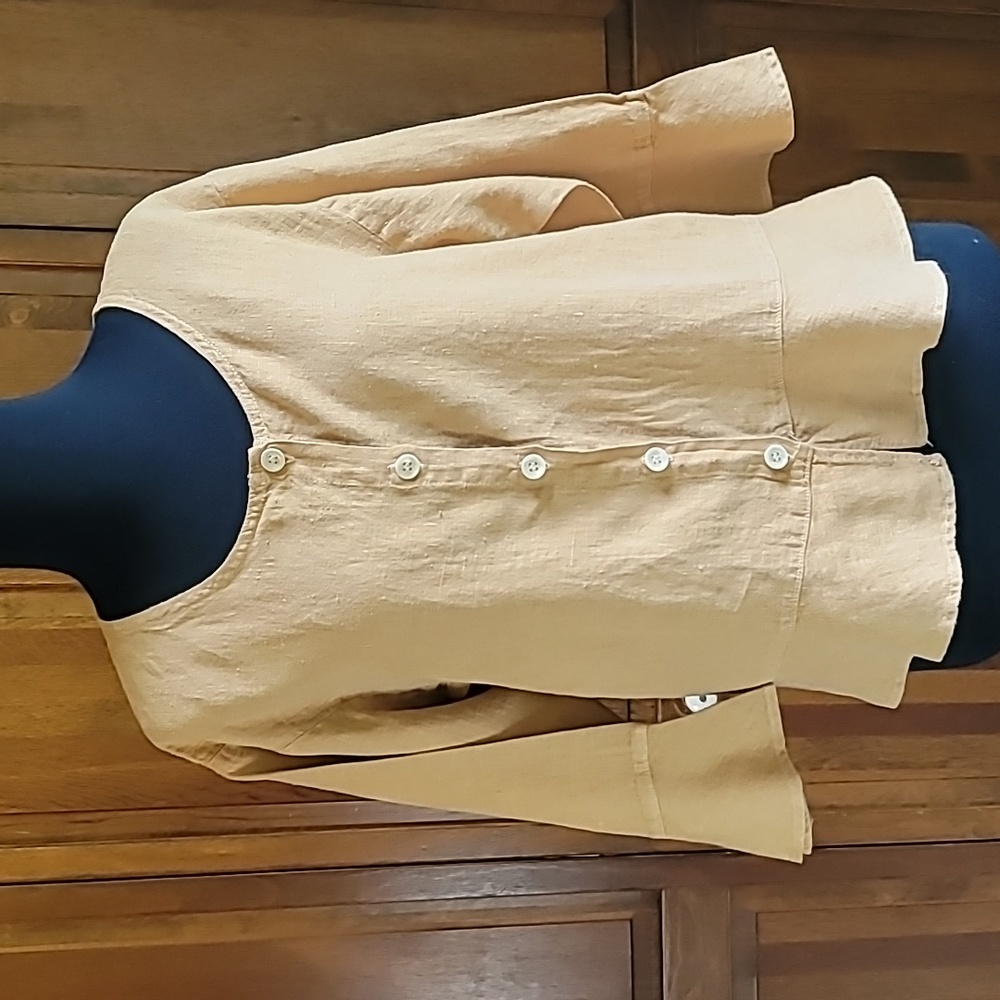 Liz & Jane linen Sm top bell sleeve and peplum button front